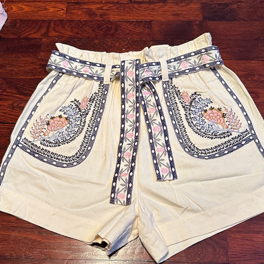 Anthropologie Beaded/Embroidered Cream Women's Shorts